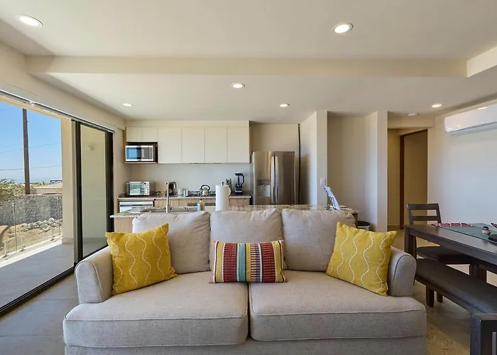 Penthouse Paradise, Arch & Ocean Views, Private Pool! Apartment *