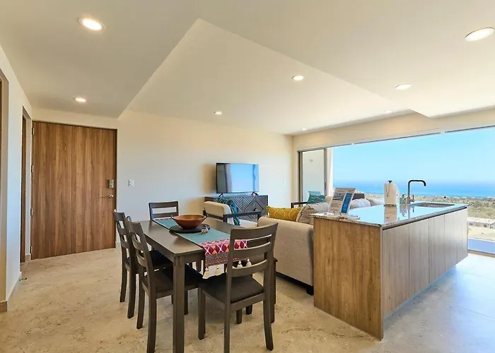 Penthouse Paradise, Arch & Ocean Views, Private Pool! Apartamento *
